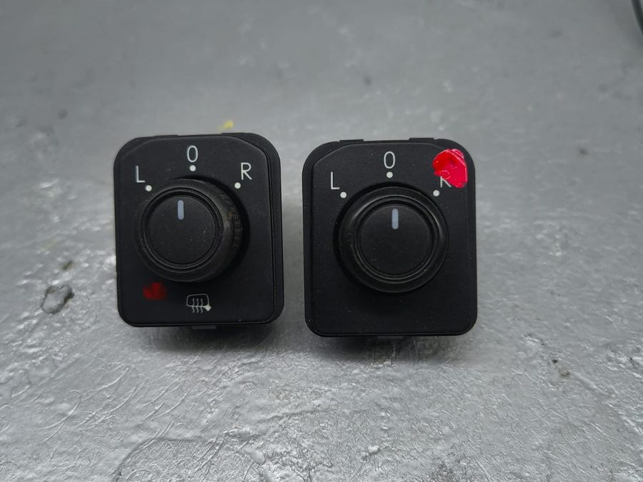Botoneras de control de espejos usadas, con selector izquierdo y derecho